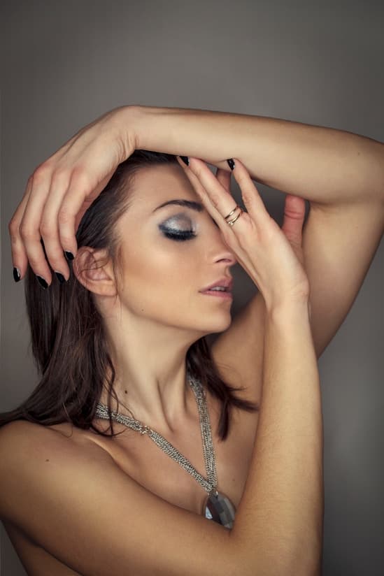 Maedric Jewellery Woman with Necklace